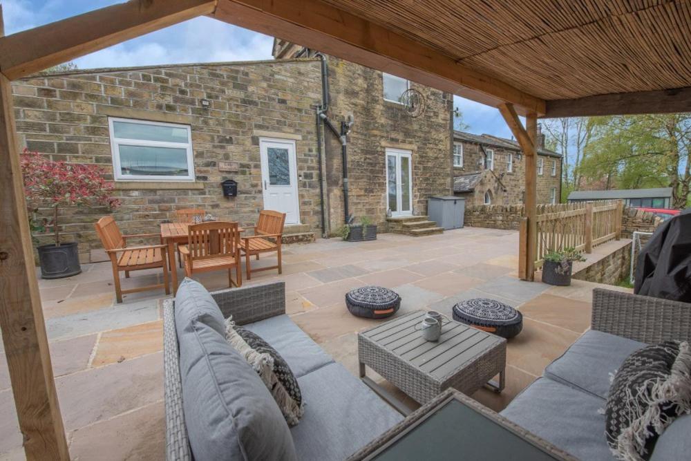 Relax At Little Hawkcliffe Villa Silsden Exterior photo